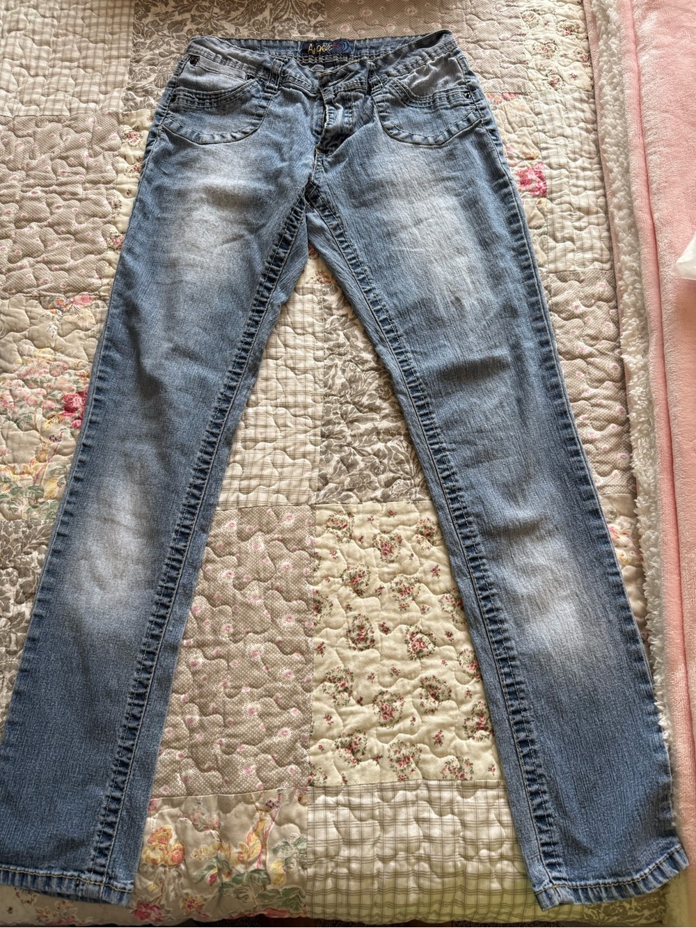 Angels size 9 Classic Light Blue Women's Straight Jeans